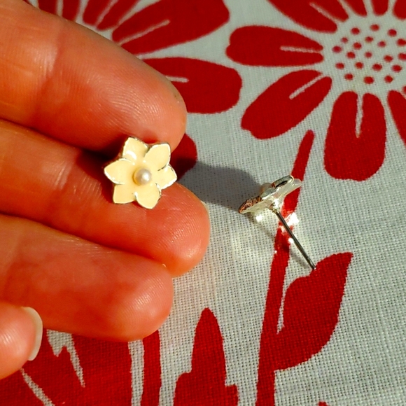3/$15 Pearly rhinestone bunch of earrings - Picture 8 of 8